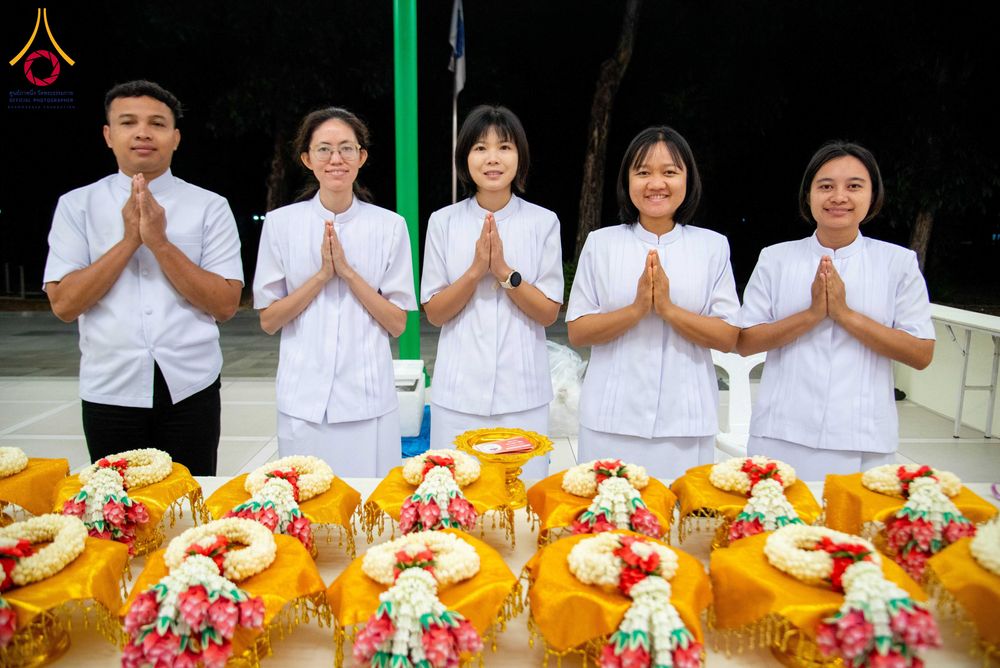 ภาพ No.298004:วันเสาร์ที่ 17 มกราคม พ.ศ. 2569 พิธีบรรพชาอุปสมบท โครงการอุปสมบทหมู่ บูชาธรรมครบ 117 ปี คุณยายอาจารย์มหารัตนอุบาสิกาจันทร์ ขนนกยูง  ณ อุโบสถพระไตรปิฎก วัดพระธรรมกาย