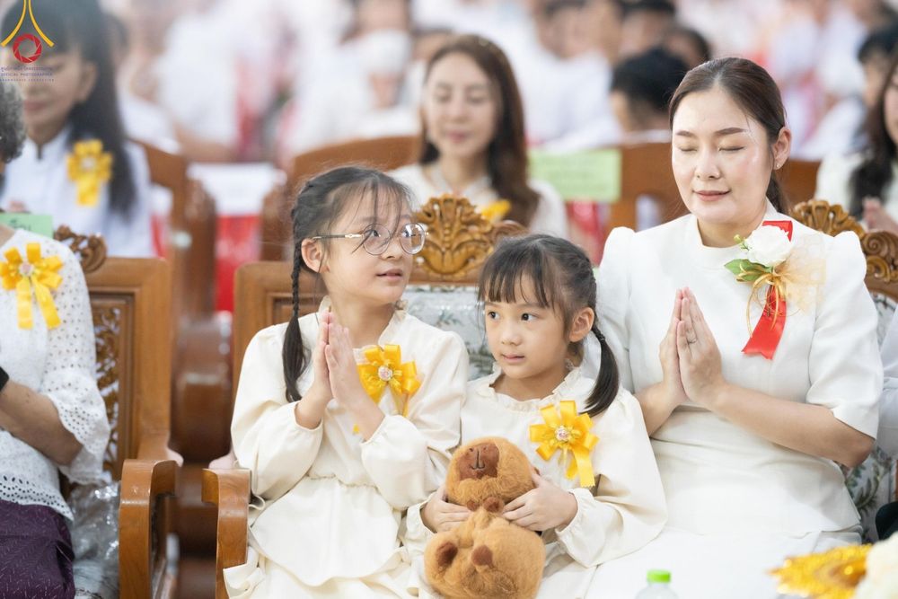 ภาพ No.162810:โครงการกฐินสามัคคีทั่วไทย 30,000 วัด บูชาธรรม 80 ปี หลวงพ่อธัมมชโย โดย คณะศิษยานุศิษย์วัดพระธรรมกาย ณ วัดโบสถ์บน จ.นนทบุรี วันที่ 19 ตุลาคม พ.ศ. 2567