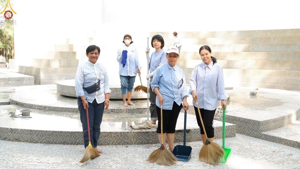 ภาพ No.198803:V.50 สารพัดV สารพัดดี ที่ธรรมยาตรา ในโครงการธรรมยาตรา กตัญญูบูชา มหาปูชนียาจารย์ พระมงคลเทพมุนี(สด จนฺทสโร) พระผู้ปราบมาร อนุสรณ์สถาน 7 แห่ง ปีที่ 13 ระหว่างวันที่ 2-31 มกราคม พ.ศ. 2568