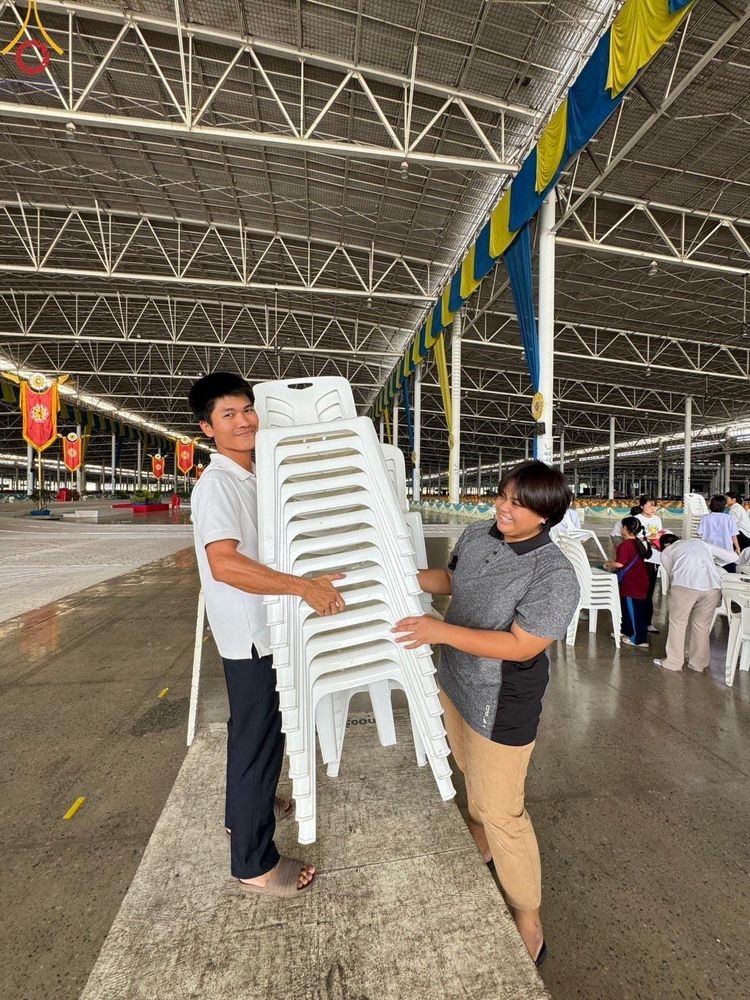ภาพ No.61424:V.36 ทุ่มเทเพื่อพ่อ 80 ปี ภาพการเตรียมงานของหน่วยงานต่างๆ เพื่อพิธีฉลองอายุวัฒนมงคล 80 ปี หลวงพ่อธัมมชโย และรับถวายมหาสังฆทาน 10,000 กว่าวัดทั่วประเทศ ในวันคุ้มครองโลก จันทร์ที่ 22 เมษายน พ.ศ.2567