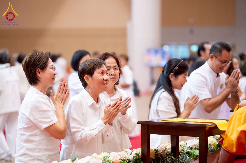 ภาพ No.272952:วันอาทิตย์ที่ 23 พฤศจิกายน พ.ศ.2568 พิธีมุทิตาสักการะ พระมหาเถระและพระเถระ ประจำปีพุทธศักราช 2568 ณ ห้องแก้วสารพัดนึก 2 สภาธรรมกายสากล  วัดพระธรรมกาย