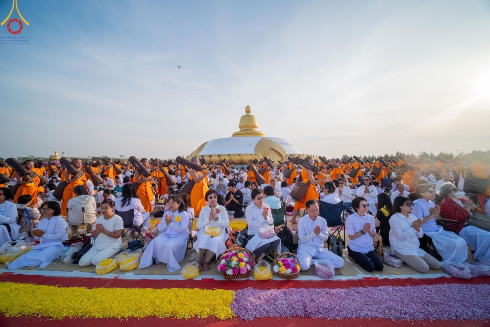 ภาพ No.198216:พิธีต้อนรับพระธรรมยาตรา ณ อนุสรณ์สถานลำดับที่ 5 สถานที่เผยแผ่วิชชาธรรมกายครั้งแรก อนุสรณ์สถานบางปลา วัดบางปลา อำเภอบางเลน จังหวัดนครปฐม ในโครงการธรรมยาตรา กตัญญูบูชา มหาปูชนียาจารย์ พระมงคลเทพมุนี(สด จนฺทสโร) พระผู้ปราบมาร ปีที่ 13 วัน 19 มกราคม พ.ศ.2568