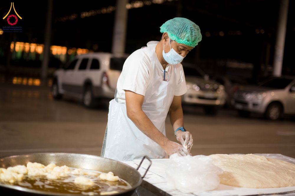 ภาพ No.287241:วันที่ 3 มกราคม พ.ศ.2569 พิธีถวายภัตตาหารเป็นสังฆทาน แด่พระธรรมยาตรา ณ วัดพระธรรมกาย  จังหวัดปทุมธานี ในโครงการธรรมยาตรา กตัญญูบูชา มหาปูชนียาจารย์ พระมงคลเทพมุนี(สด จนฺทสโร) พระผู้ปราบมาร อนุสรณ์สถาน 7 แห่ง ปีที่ 14