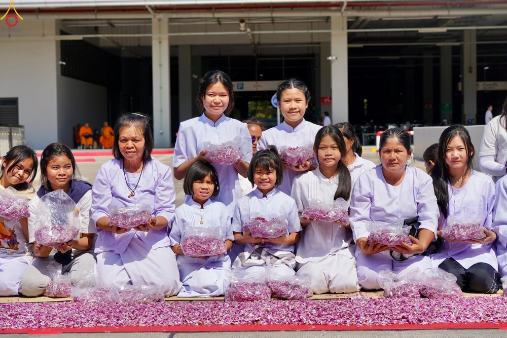 ภาพ No.304012:วันที่ 25 มกราคม พ.ศ. 2569 พิธีต้อนรับพระธรรมยาตรา  รร.สามัคคีราษฏร์บำรุง-วัดพระธรรมกาย ในโครงการธรรมยาตรา กตัญญูบูชา มหาปูชนียาจารย์ พระมงคลเทพมุนี(สด จนฺทสโร) พระผู้ปราบมาร อนุสรณ์สถาน 7 แห่ง ปีที่ 14