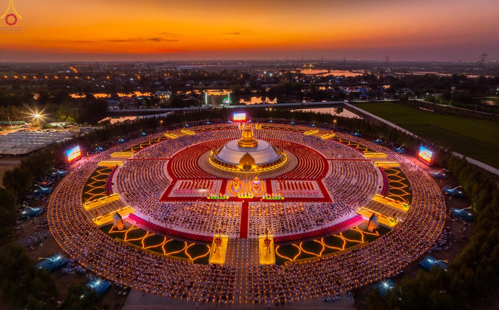 ภาพ No.302275:วันที่ 23 มกราคม พ.ศ. 2569 พิธีจุดประทีปธรรมถวายเป็นพุทธบูชา (ภาพชุดที่ 2) และบูชาธรรมมหาปูชนียาจารย์  ณ อนุสรณ์สถานลำดับที่ 5 สถานที่เผยแผ่วิชชาธรรมกายครั้งแรก อนุสรณ์สถานบางปลา วัดบางปลา อำเภอบางเลน จังหวัดนครปฐม ในโครงการธรรมยาตรา กตัญญูบูชา มหาปูชนีย