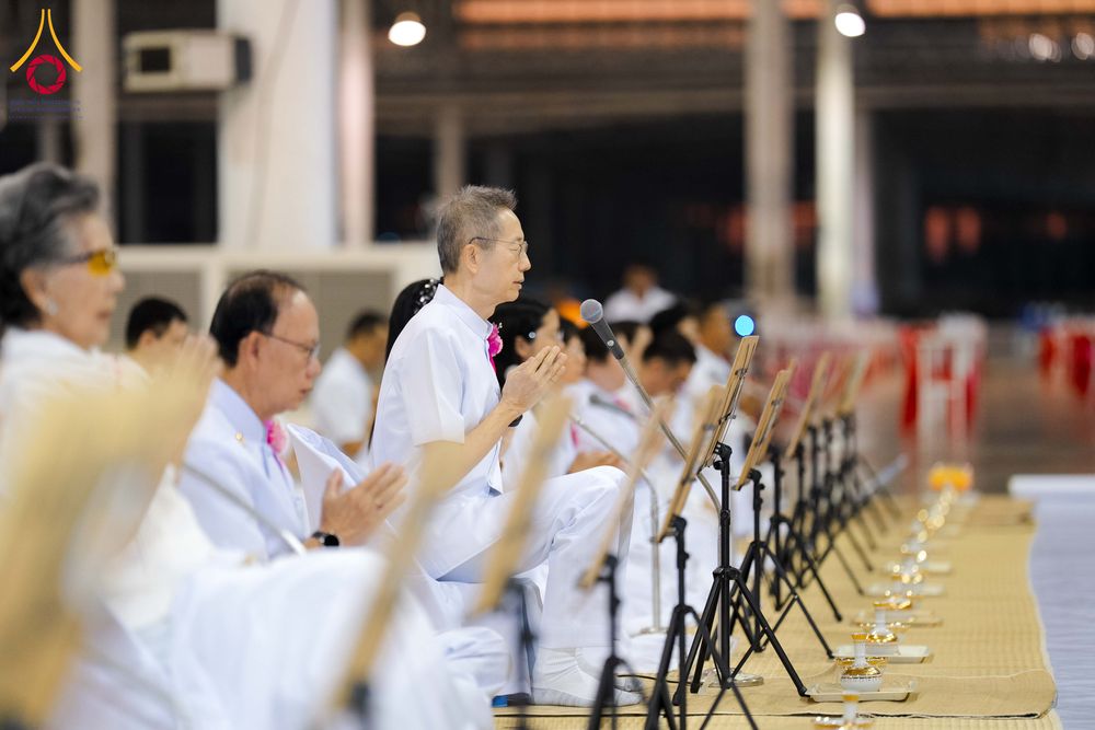 ภาพ No.305310:วันที่ 29 มกราคม พ.ศ. 2569 พิธีถวายภัตตาหารเป็นสังฆทาน แด่พระธรรมยาตรา ณ วัดพระธรรมกาย  จังหวัดปทุมธานี ในโครงการธรรมยาตรา กตัญญูบูชา มหาปูชนียาจารย์ พระมงคลเทพมุนี(สด จนฺทสโร) พระผู้ปราบมาร อนุสรณ์สถาน 7 แห่ง ปีที่ 14