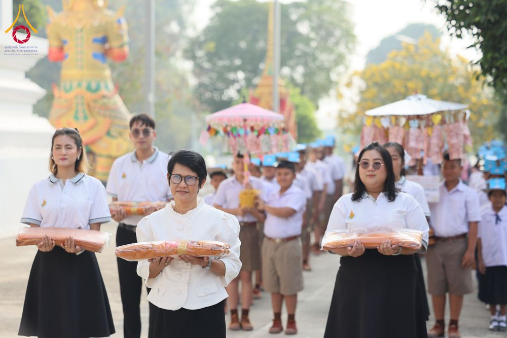 ภาพ No.300333:วันที่ 22 มกราคม พ.ศ. 2569 พิธีทอดผ้าป่าทำนุบำรุงศาสนสถาน ณ วัดรางกำหยาด ต.บางภาษี อ.บางเลน จ.นครปฐม ในโครงการธรรมยาตรา กตัญญูบูชา มหาปูชนียาจารย์ พระมงคลเทพมุนี(สด จนฺทสโร) พระผู้ปราบมาร อนุสรณ์สถาน 7 แห่ง ปีที่ 14