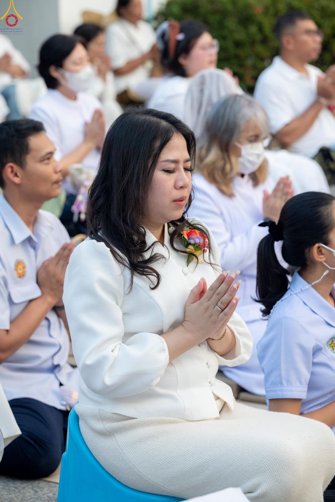 ภาพ No.297074:วันที่ 17 มกราคม พ.ศ. 2569 พิธีจุดประทีปถวายเป็นพุทธบูชา และบูชาธรรมมหาปูชนียาจารย์ (ภาพชุดที่ 2) ณ วัดโบสถ์บน ต.บางคูเวียง จ.นนทบุรี อนุสรณ์สถานลำดับที่ 4 สถานที่เกิดด้วยกายธรรม ในโครงการธรรมยาตรา กตัญญูบูชา มหาปูชนียาจารย์ พระมงคลเทพมุนี(สด จนฺทสโร) พร