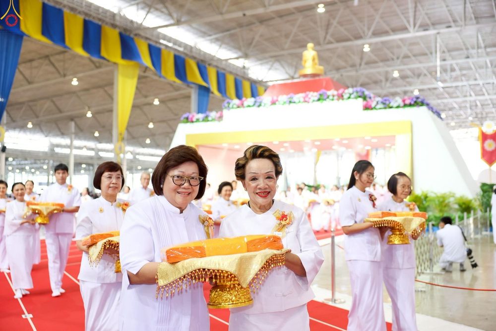 ภาพ No.251637:วันที่ 10 ตุลาคม พ.ศ. 2568 พิธีทอดผ้าป่าสมทบกฐินวัดพระธรรมกาย และสมทบกฐิน 30,000 กว่าวัดทั่วประเทศ ครั้งที่ 3 ณ สภาธรรมกายสากล วัดพระธรรมกาย