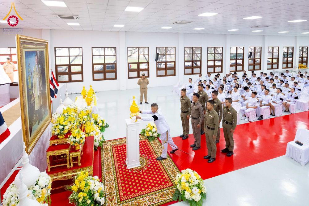 ภาพ No.276093:วันที่ 5 ธันวาคม พ.ศ. 2568 พสกนิกรอำเภอคลองหลวง พร้อมใจบำเพ็ญกุศลอุทิศถวาย “ในหลวงรัชกาลที่ 9” น้อมรำลึกในพระมหากรุณาธิคุณ เนื่องในวันคล้ายวันพระบรมราชสมภพ วันชาติ และวันพ่อแห่งชาติ ณ อาคารปลูกศรัทธา 2 วัดพระธรรมกาย อำเภอคลองหลวง จังหวัดปทุมธานี