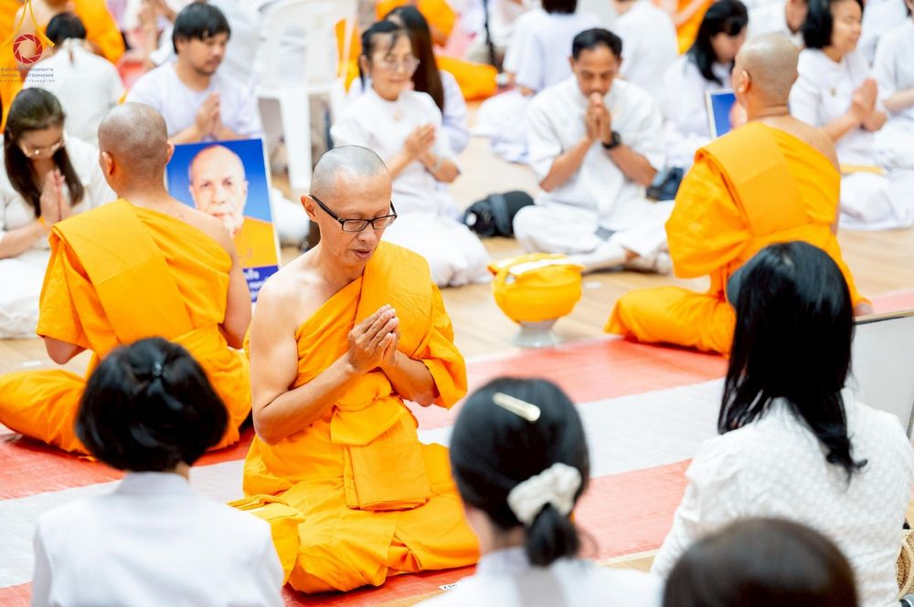 ภาพ No.217271:วันเสาร์ที่ 12 เมษายน พ.ศ. 2568 พิธีบรรพชา พิธีขอศีลและขอนิสสัย พิธีมอบบาตร ในโครงการอุปสมบทหมู่ บูชาธรรมหลวงพ่อธัมมชโย, โครงการธรรมทายาท ระดับอุดมศึกษา รุ่นที่ 52 ,  โครงการบวชพระนานาชาติ AEC & WAB CEO รุ่นที่ 4 ณ วัดพระธรรมกาย