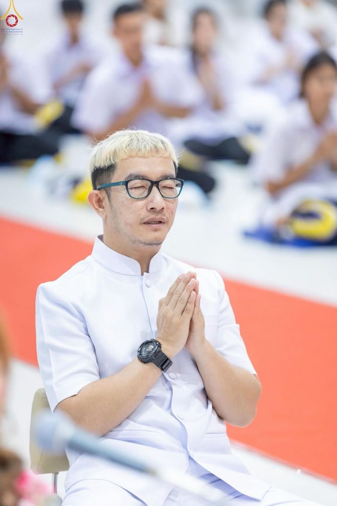 ภาพ No.249049:วันที่ 26-28 กันยายน พ.ศ. 2568 โครงการอบรม อุบาสกแก้ว อุบาสิกาแก้ว รุ่นที่ 3  ณ ศูนย์ปฏิบัติธรรมสมุทรปราการ ได้รับความเมตตาจากคณะสงฆ์ในพื้นที่  รวมถึงผู้บริหารสถานศึกษา ที่นำนักเรียนระดับมัธยมปลาย  มารับฟังข้อมูลเพื่อที่จะเป็นกำลังสำคัญ ในการเข้าร่วมขบวน