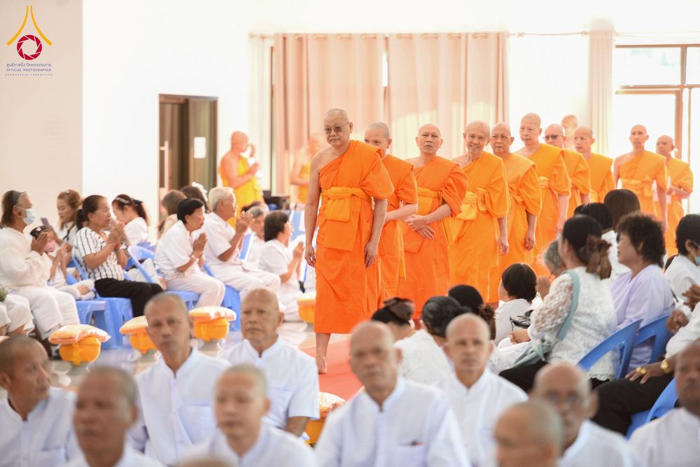 ภาพ No.278072:วันเสาร์ที่ 6 ธันวาคม พ.ศ. 2568 พิธีเวียนประทักษิณ ขอขมามอบผ้าไตร บรรพชาอุปสมบทหมู่ธรรมทายาท จำนวน 53 รูป โครงการอุปสมบทหมู่ รุ่นบูชาธรรมมหาปูชนียาจารย์ ประจำปี 2568 จังหวัดสระบุรี