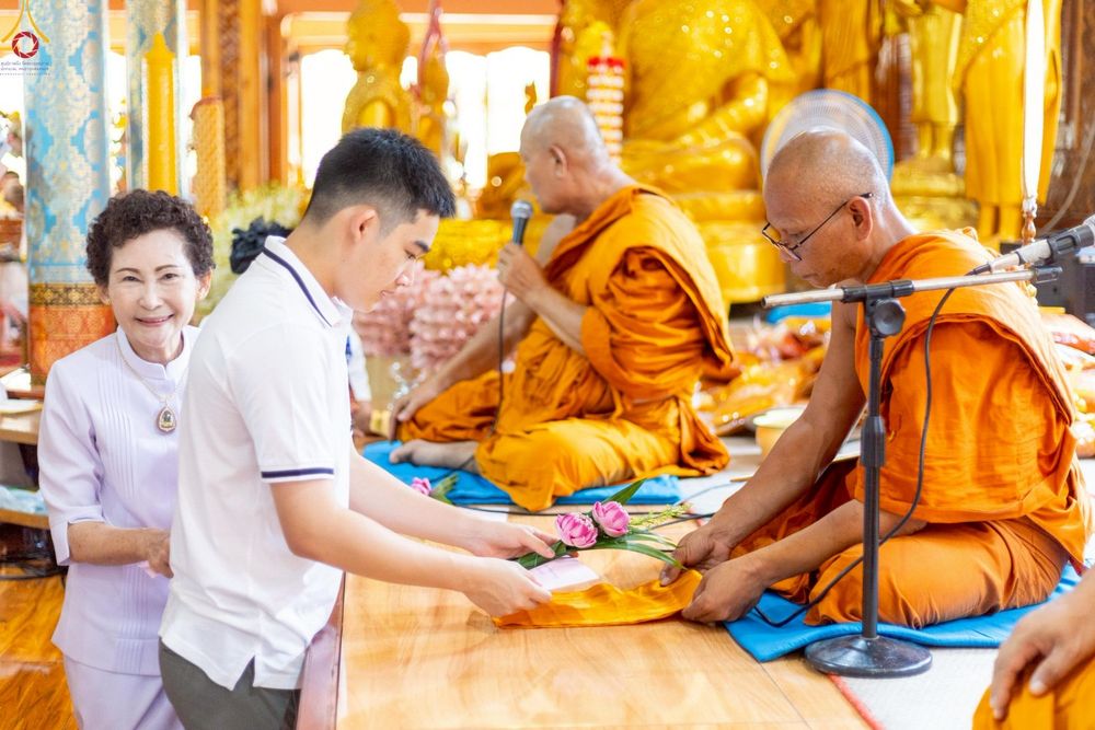 ภาพ No.254922:วันที่ 12 ตุลาคม พ.ศ. 2568 พิธีทอดกฐินสามัคคีทั่วไทย 30,000 วัด โดยคณะศิษยานุศิษย์ บูชาธรรม 81 ปี หลวงพ่อธัมมชโย ณ วัดตะคร้ำเอน อ.ท่ามะกา  จ.กาญจนบุรี