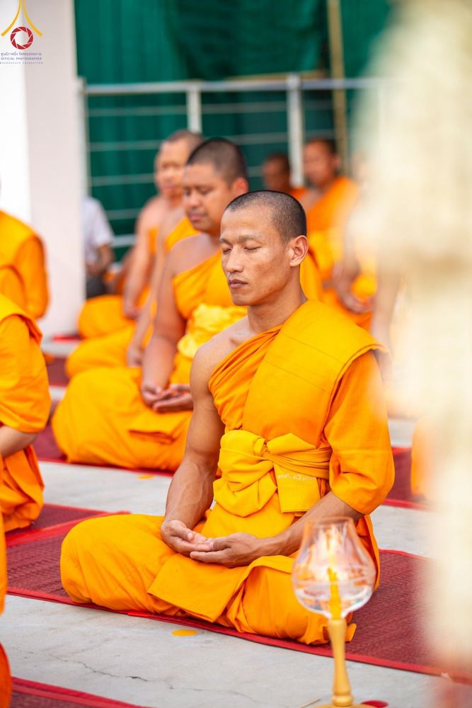 ภาพ No.201547:พิธีจุดประทีปถวายเป็นพุทธบูชา และบูชาธรรมมหาปูชนียาจารย์ ณ อาคารธรรมยาตรา กตัญญูบูชามหาปูชนียาจารย์ ตรงข้ามวัดปากน้ำภาษีเจริญ จ.กรุงเทพมหานคร ในโครงการธรรมยาตรา กตัญญูบูชา มหาปูชนียาจารย์ พระมงคลเทพมุนี(สด จนฺทสโร) พระผู้ปราบมาร อนุสรณ์สถาน 7 แห่ง