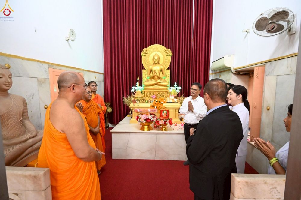 ภาพ No.263400:วันที่ 17 ตุลาคม พ.ศ. 2568 ทอดกฐินสมทบวัดต่างประเทศ ณ วัดมหาโพธิเดลลี ประเทศอินเดีย 