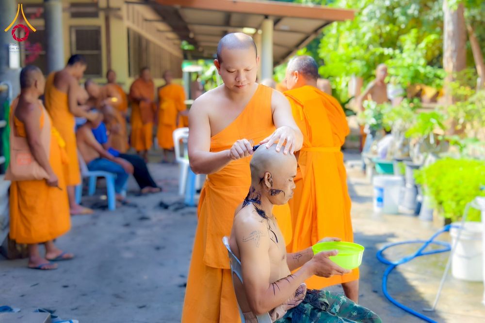 ภาพ No.275930:วันที่ 26-30 พฤศจิกายน พ.ศ. 2568 ทีมพระพี่เลี้ยงตั้งรับ รายงานตัวโครงการบวชบูชาธรรมมหาปูชนียาจารย์ ณ ศูนย์ปฏิบัติธรรมบุรีรัมย์