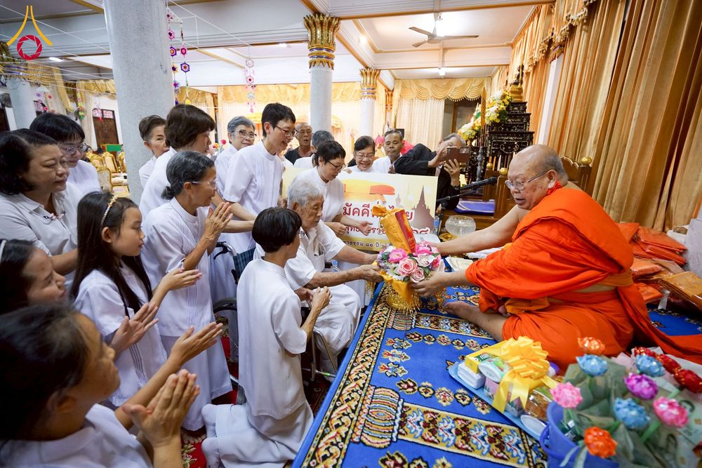 ภาพ No.273424:วันที่ 1 พฤศจิกายน พ.ศ. 2568 พิธีทอดกฐินสามัคคีทั่วไทย ณ วัดทินกรนิมิต อ.เมือง จ.นนทบุรี โดยคณะศิษยานุศิษย์ บูชาธรรม 81 ปี หลวงพ่อธัมมชโย