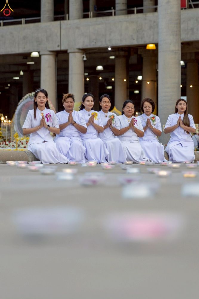 ภาพ No.240955:วันพุธที่ 27 สิงหาคม พ.ศ. 2568 พิธีจุดประทีป ในวันธรรมชัย ณ วัดพระธรรมกาย