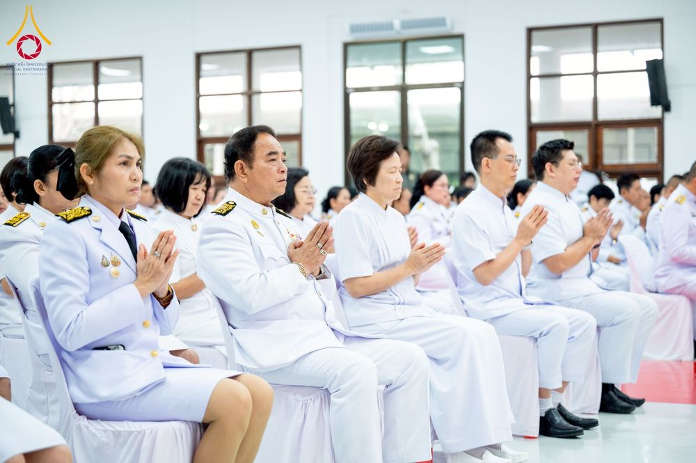 ภาพ No.275992:วันที่ 5 ธันวาคม พ.ศ. 2568 พสกนิกรอำเภอคลองหลวง พร้อมใจบำเพ็ญกุศลอุทิศถวาย “ในหลวงรัชกาลที่ 9” น้อมรำลึกในพระมหากรุณาธิคุณ เนื่องในวันคล้ายวันพระบรมราชสมภพ วันชาติ และวันพ่อแห่งชาติ ณ อาคารปลูกศรัทธา 2 วัดพระธรรมกาย อำเภอคลองหลวง จังหวัดปทุมธานี