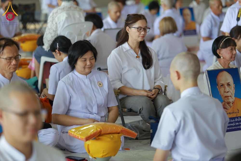 ภาพ No.321292:วันเสาร์ที่ 11 เมษายน พ.ศ.2569 พิธีขอขมาและมอบผ้าไตร โครงการอุปสมบทหมู่ บูชาธรรมหลวงพ่อธัมมชโย พ.ศ.2569 โครงการอุปสมบทหมู่ธรรมทายาท ระดับอุดมศึกษา รุ่น 53 (ภาคฤดูร้อน) ณ วัดพระธรรมกาย ปทุมธานี