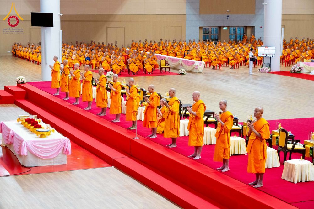 ภาพ No.272848:วันอาทิตย์ที่ 23 พฤศจิกายน พ.ศ.2568 พิธีมุทิตาสักการะ พระมหาเถระและพระเถระ ประจำปีพุทธศักราช 2568 ณ ห้องแก้วสารพัดนึก 2 สภาธรรมกายสากล  วัดพระธรรมกาย