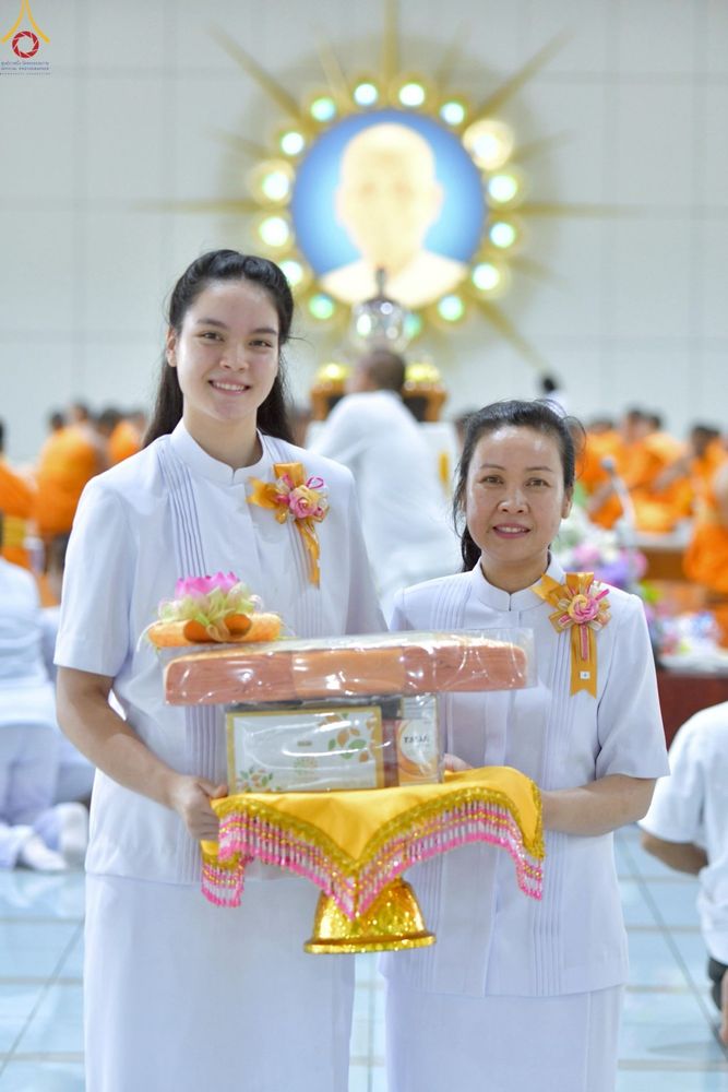ภาพ No.231875:วันที่ 5 กรกฎาคม พ.ศ. 2568 พิธีถวายภัตตาหารเมนูสวรรค์ เพื่อการบรรลุธรรม ณ หอฉันคุณยายอาจารย์ฯ วัดพระธรรมกาย