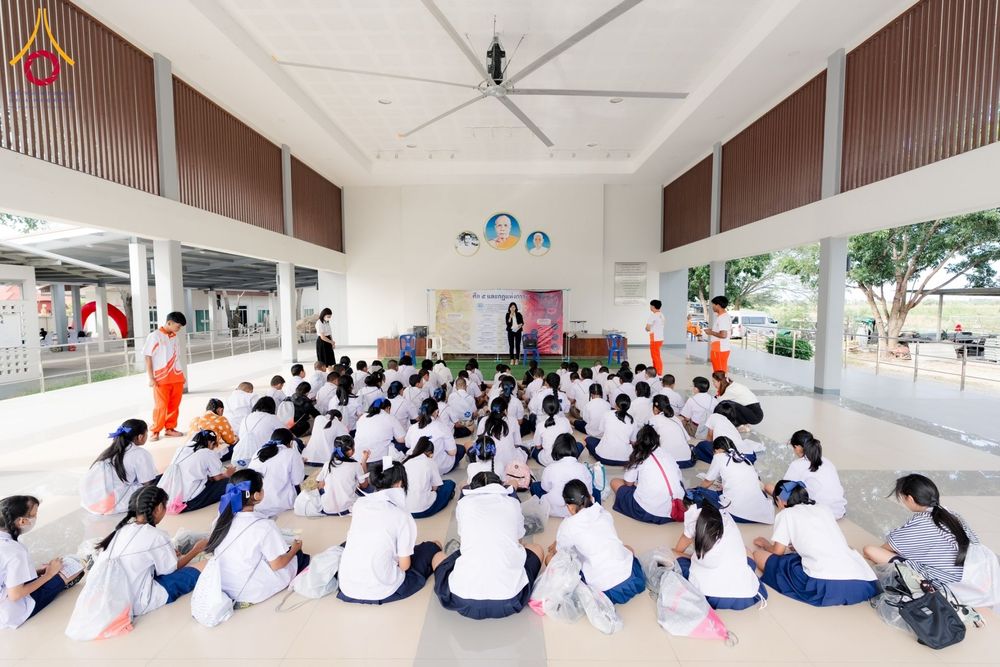 ภาพ No.180896:กิจกรรมวันรวมพลังเด็กดี V-Star ผู้นำฟื้นฟูศีลธรรมโลก ประจำปีพุทธศักราช 2567 จังหวัดสุพรรณบุรี ณ ศูนย์ปฏิบัติธรรมพระมงคลเทพมุนี อำเภอสองพี่น้อง จังหวัดสุพรรณบุรี วันที่ 21 พฤศจิกายน พ.ศ.2567