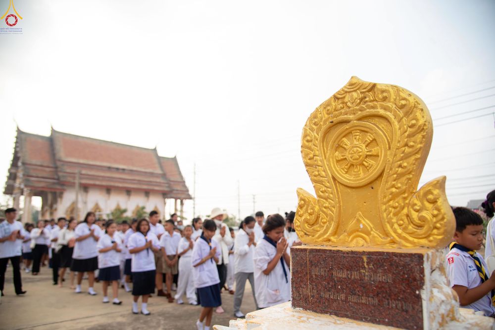 ภาพ No.301194:วันที่ 22 มกราคม พ.ศ. 2569 พิธีทอดผ้าป่าทำนุบำรุงศาสนสถาน ณ วัดใหม่พิบูลย์ผล อ.สองพี่น้อง จ.สุพรรณบุรี ในโครงการธรรมยาตรา กตัญญูบูชา มหาปูชนียาจารย์ พระมงคลเทพมุนี(สด จนฺทสโร) พระผู้ปราบมาร อนุสรณ์สถาน 7 แห่ง ปีที่ 14