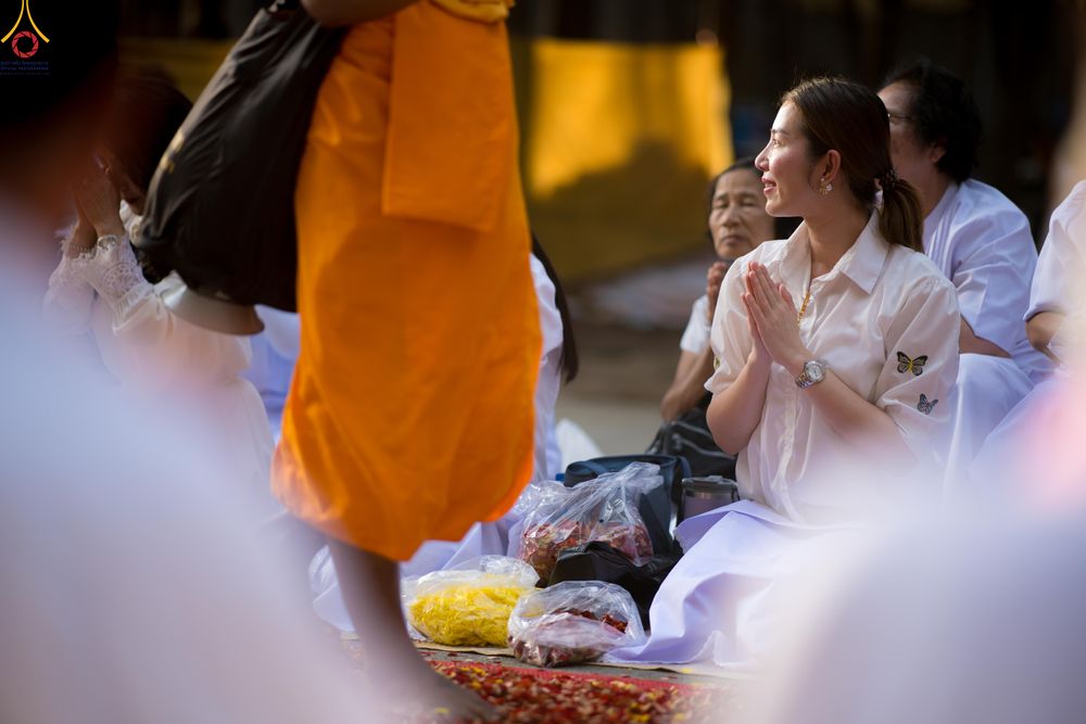 ภาพ No.287501:วันที่ 3 มกราคม พ.ศ. 2569 พิธีต้อนรับพระธรรมยาตรา ในโครงการธรรมยาตรา กตัญญูบูชา มหาปูชนียาจารย์ พระมงคลเทพมุนี(สด จนฺทสโร) พระผู้ปราบมาร อนุสรณ์สถาน 7 แห่ง ปีที่ 14 ณ อนุสรณ์สถานมหาวิหารพระมงคลเทพมุนี (โลตัสแลนด์) อ.สองพี่น้อง จ.สุพรรณบุรี