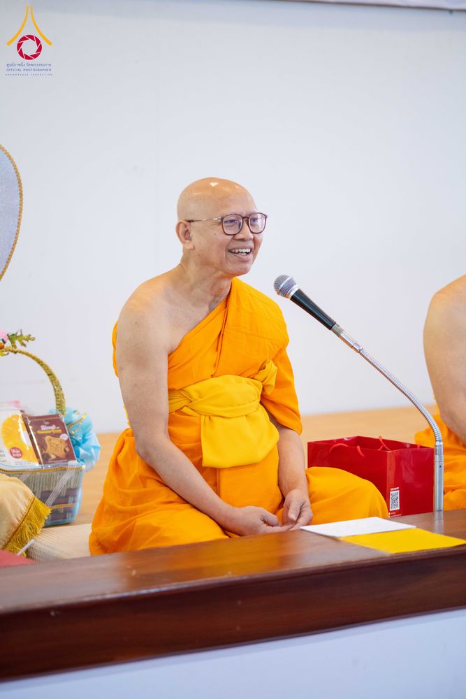 ภาพ No.278464:วันพุธที่ 10 ธันวาคม พ.ศ.2568  พิธีทอดผ้าป่าเพื่อสนับสนุนโครงการตักบาตรพระ 10,000 รูป เมืองกาญจนบุรี ณ อาคารปลูกศรัทธา วัดพระธรรมกาย