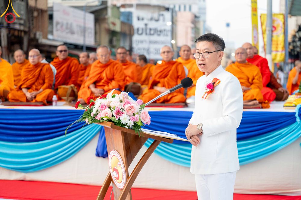 ภาพ No.343146:วันอาทิตย์ที่ 16 สิงหาคม พ.ศ.2569 พิธีตักบาตรพระ 10,000 รูป นานาชาติ ปีที่ 23 คณะสงฆ์ 4 ประเทศ 14 จังหวัดภาคใต้ น้อมถวายเป็นพุทธบูชา ทำบุญเพื่อแม่- พ่อ ณ ถนนนิพัทธ์อุทิศ 3 อ.หาดใหญ่ จ.สงขลา