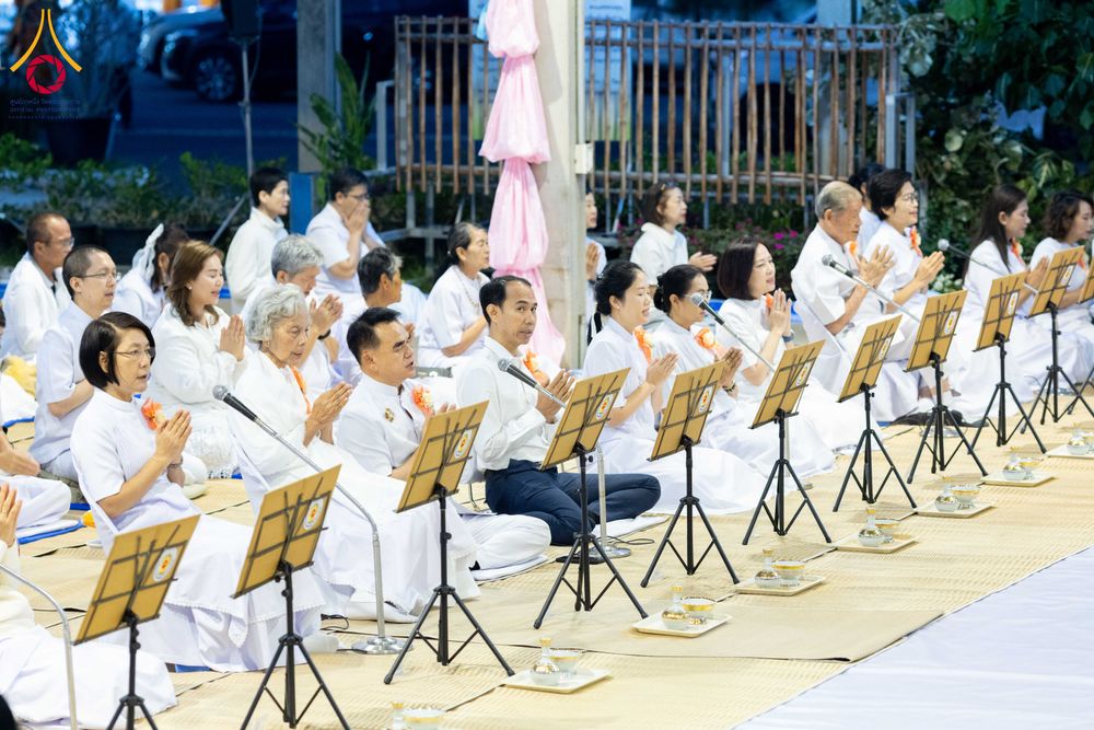 ภาพ No.288844:วันที่ 6 มกราคม พ.ศ. 2569 พิธีถวายภัตตาหารเป็นสังฆทาน แด่พระธรรมยาตรา ในโครงการธรรมยาตรา กตัญญูบูชา มหาปูชนียาจารย์ พระมงคลเทพมุนี(สด จนฺทสโร) พระผู้ปราบมาร อนุสรณ์สถาน 7 แห่ง ปีที่ 14 ณ อนุสรณ์สถานมหาวิหารพระมงคลเทพมุนี (โลตัสแลนด์) อ.สองพี่น้อง จ.สุพรร