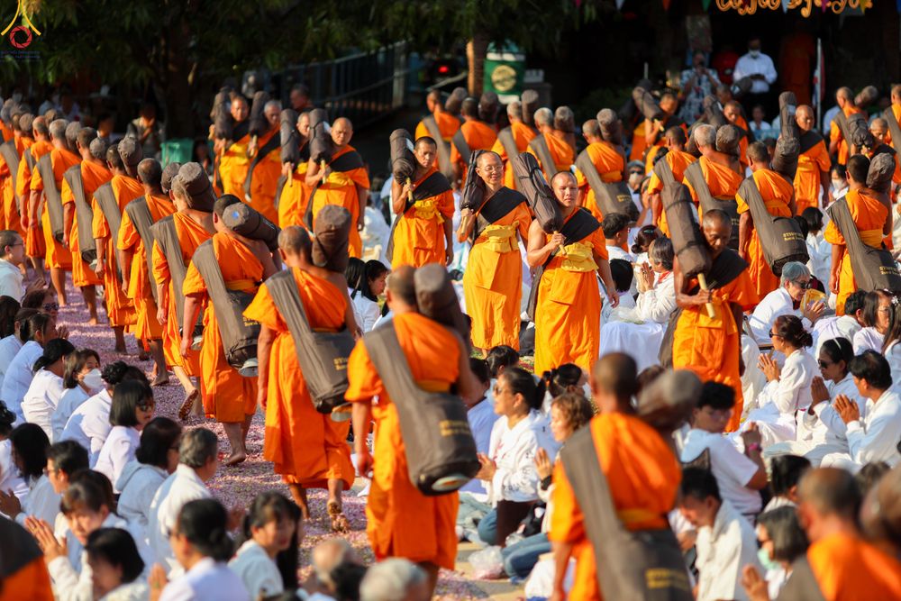 ภาพ No.295298:วันที่ 16 มกราคม พ.ศ. 2569 พิธีต้อนรับพระธรรมยาตรา อนุสรณ์สถานลำดับที่ 4 (ภาพชุดที่ 2) สถานที่เกิดด้วยกายธรรม ณ วัดโบสถ์บน ต.บางคูเวียง จ.นนทบุรี ในโครงการธรรมยาตรา กตัญญูบูชา มหาปูชนียาจารย์ พระมงคลเทพมุนี(สด จนฺทสโร) พระผู้ปราบมาร อนุสรณ์สถาน 7 แห่ง ปี