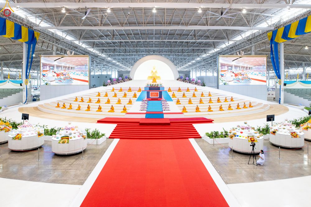 ภาพ No.337904:วันอาทิตย์ต้นเดือน 5 กรกฎาคม พ.ศ.2569 พิธีบูชาข้าวพระ ณ สภาธรรมกายสากล วัดพระธรรมกาย