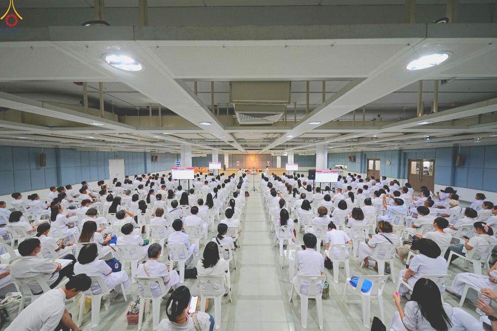 ภาพ No.319260:วันที่ 5 เมษายน พ.ศ.2569 ประชุมทีมงานลงทะเบียนพระสังฆาธิการ เพื่อพิธีถวายมหาสังฆทาน 40,000 กว่าวัดทั่วประเทศ จัดโดย กองต้อนรับพระกัลยาณมิตร วัดพระธรรมกาย