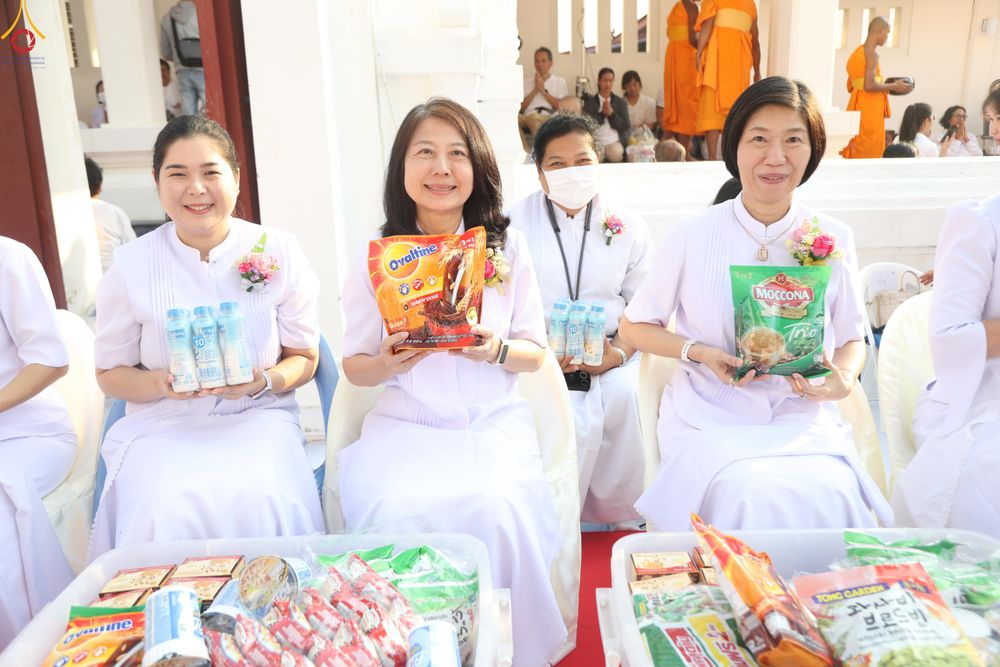 ภาพ No.297638:วันที่ 18 มกราคม พ.ศ. 2569 พิธีตักบาตรพระธรรมยาตรา ณ วัดโบสถ์บน ต.บางคูเวียง จ.นนทบุรี อนุสรณ์สถานลำดับที่ 4 สถานที่เกิดด้วยกายธรรม ในโครงการธรรมยาตรา กตัญญูบูชา มหาปูชนียาจารย์ พระมงคลเทพมุนี(สด จนฺทสโร) พระผู้ปราบมาร อนุสรณ์สถาน 7 แห่ง ปีที่ 14