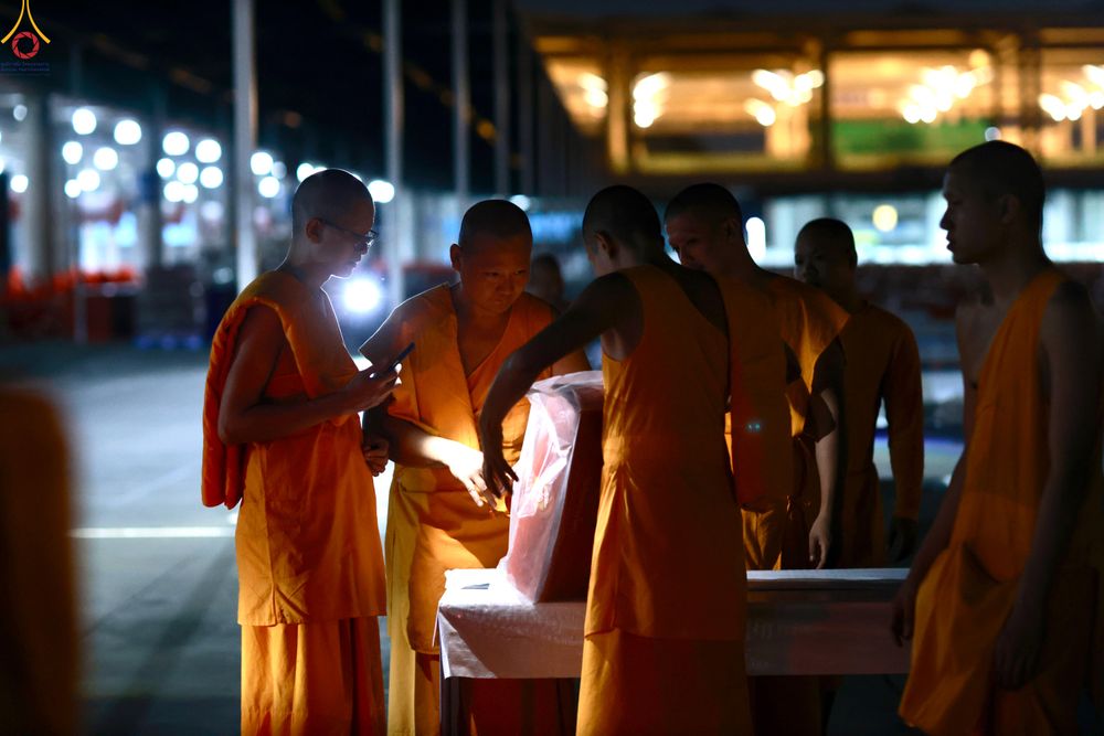 ภาพ No.323267:วันที่ 20 เมษายน พ.ศ.2569 การเตรียมงานของบุคลากรทางการแพทย์ , จุดลงทะเบียนพระสังฆาธิการ , วางกล่องไทยธรรม เพื่องานถวายมหาสังฆทาน 40,000 กว่าวัดทั่วประเทศ วันคุ้มครองโลก 22 เมษายน พ.ศ.2569 วัดพระธรรมกาย