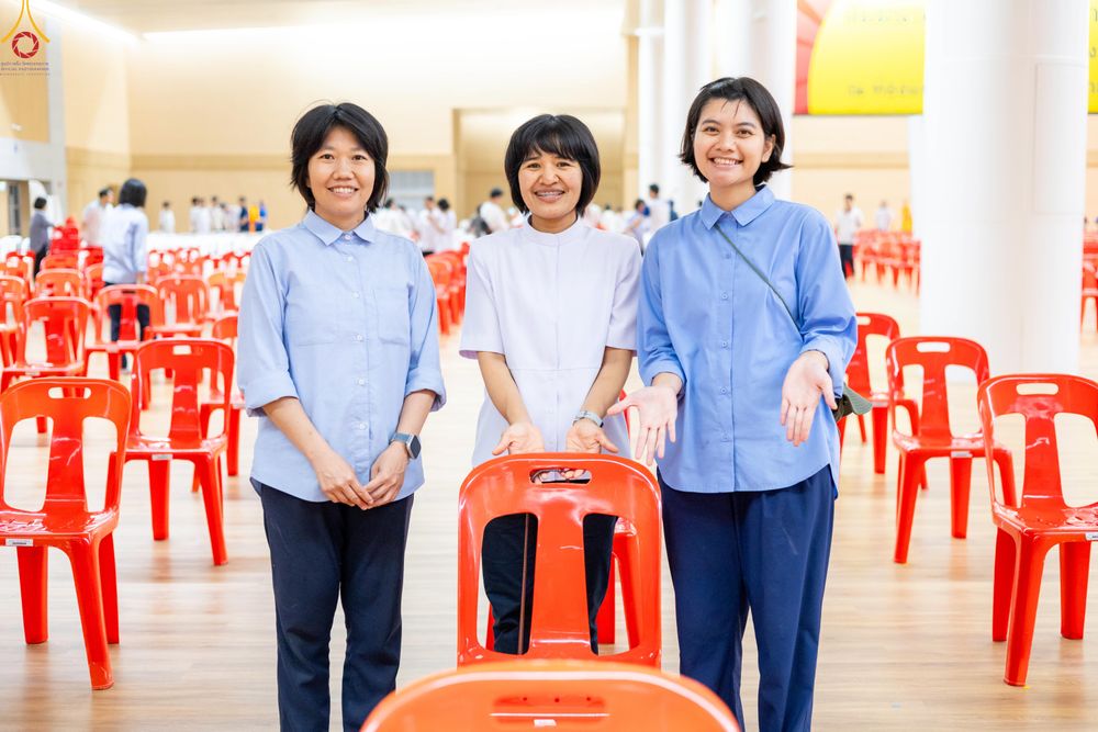 ภาพ No.322787:วันที่ 15-18 เมษายน พ.ศ.2569 การเเตรียมโต๊ะฉัน , เตรียมจุดพักค้าง , เรียงเก้าอี้ , เรียงกล่องไทยธรรม  เพื่องานถวายมหาสังฆทาน 40,000 กว่าวัดทั่วประเทศ วันคุ้มครองโลก 22 เมษายน พ.ศ.2569 วัดพระธรรมกาย