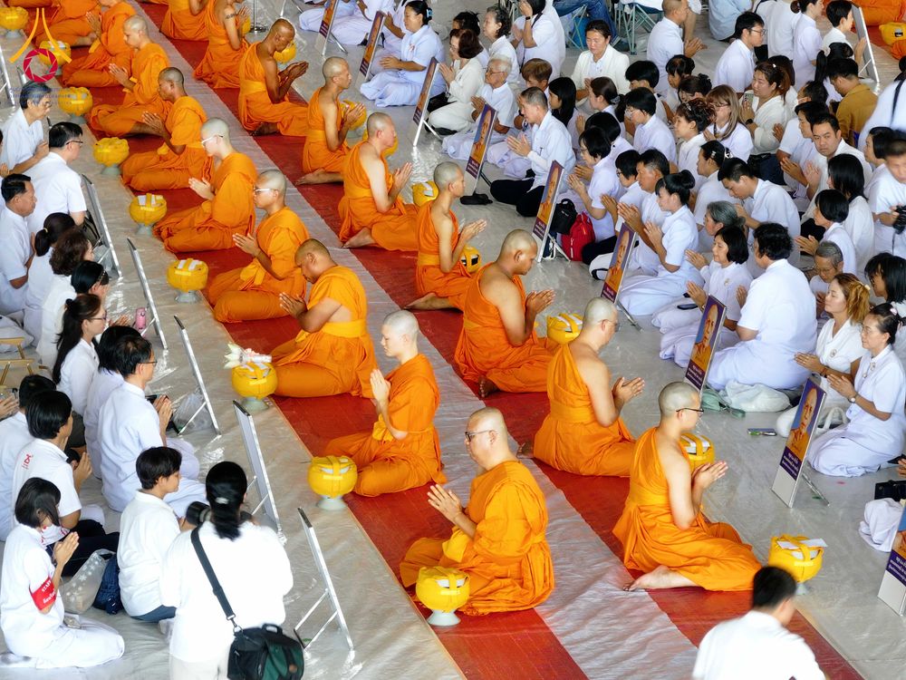 ภาพ No.321444:วันเสาร์ที่ 11 เมษายน พ.ศ.2569 พิธีขอบรรพชา พิธีขอสรณคมณ์และศีล, พิธีถวายบาตร พิธีอุปสมบท โครงการอุปสมบทหมู่ บูชาธรรมหลวงพ่อธัมมชโย พ.ศ.2569 โครงการอุปสมบทหมู่ธรรมทายาท ระดับอุดมศึกษา รุ่น 53 (ภาคฤดูร้อน) ณ วัดพระธรรมกาย ปทุมธานี