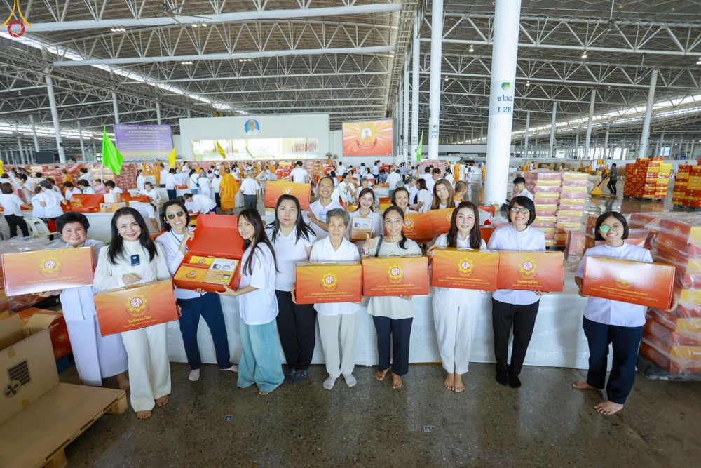 ภาพ No.322190:วันที่ 14 เมษายน พ.ศ.2569 การเตรียมกล่องไทยธรรม วันสุดท้าย เพื่องานถวายมหาสังฆทาน 40,000 กว่าวัดทั่วประเทศ วันคุ้มครองโลก 22 เมษายน พ.ศ.2569 วัดพระธรรมกาย