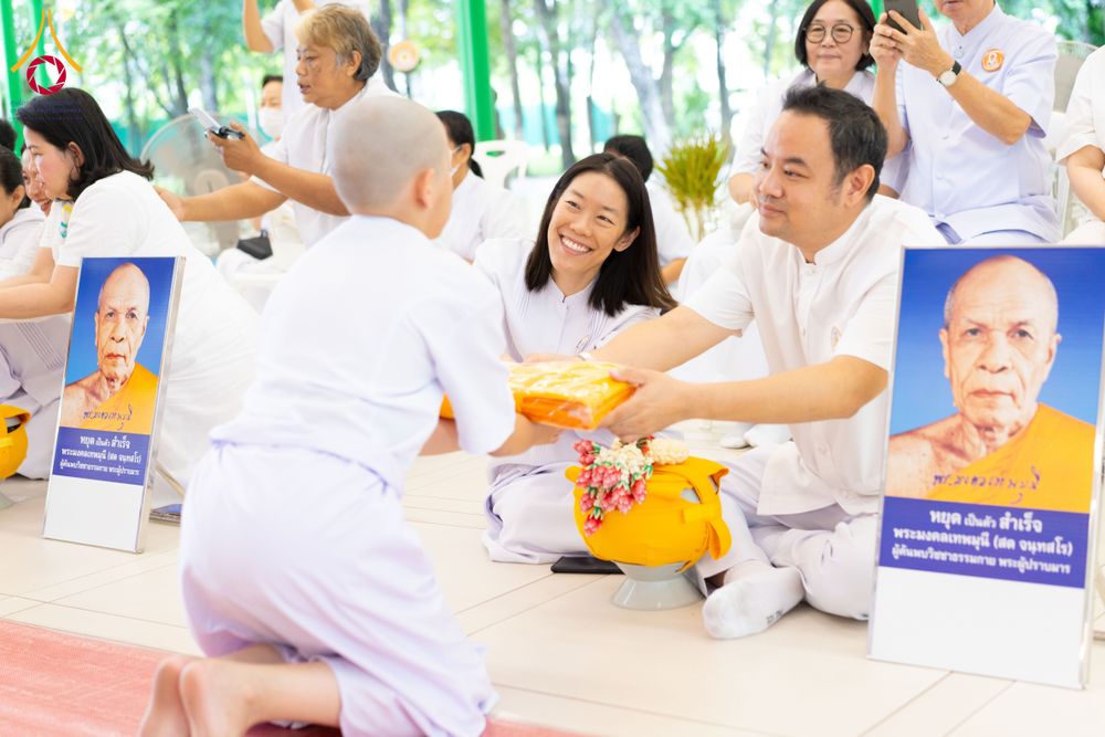 ภาพ No.286560:วันเสาร์ที่ 12 กรกฏาคม พ.ศ.2568 พิธีบรรพชาอุปสมบท  โครงการบรรพชาอุปสมบทหมู่ ธรรมทายาทนานาชาติ(ภาคภาษาจีน), โครงการบรรพชาสามเณร โรงเรียนนานาชาติ รุ่นที 14