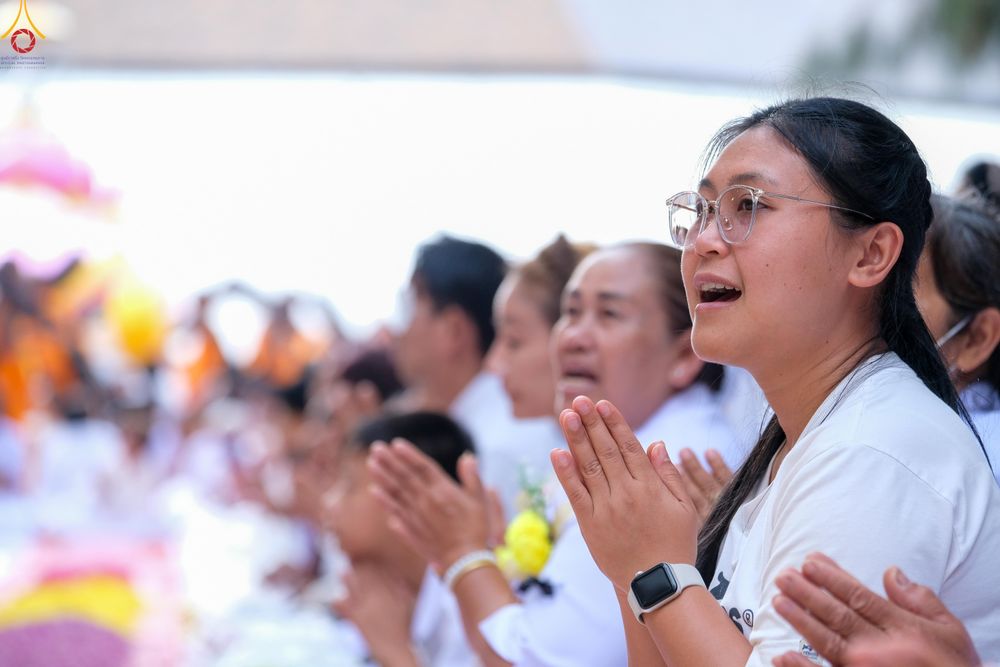 ภาพ No.287863:วันที่ 3 มกราคม พ.ศ. 2569 พิธีต้อนรับพระธรรมยาตรา ครั้งที่ 2 (ภาพชุดที่ 2) ในโครงการธรรมยาตรา กตัญญูบูชา มหาปูชนียาจารย์ พระมงคลเทพมุนี(สด จนฺทสโร) พระผู้ปราบมาร อนุสรณ์สถาน 7 แห่ง ปีที่ 14 ณ อนุสรณ์สถานมหาวิหารพระมงคลเทพมุนี (โลตัสแลนด์) อ.สองพี่น้อง จ.