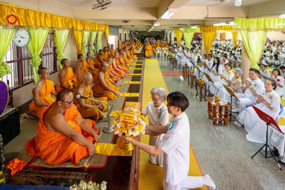 ภาพ No.304343:วันที่ 27 มกราคม พ.ศ. 2569 พิธีทอดผ้าป่าทำนุบำรุงศาสนสถาน ณ วัดไทยเจริญ อ.บางกรวย จ.นนทบุรี ในโครงการธรรมยาตรา กตัญญูบูชา มหาปูชนียาจารย์ พระมงคลเทพมุนี(สด จนฺทสโร) พระผู้ปราบมาร อนุสรณ์สถาน 7 แห่ง ปีที่ 14