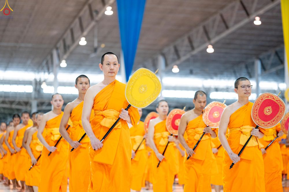 ภาพ No.339066:วันอาทิตย์ที่ 12 กรกฎาคม พ.ศ.2569 พิธีมุทิตาผู้สอบได้เปรียญธรรม ประโยค 1-2 ถึง ป.ธ.9 และ บ.ศ.1-2 ถึง บ.ศ.6 สำนักศาสนศึกษาวัดพระธรรมกาย ประจำปี 2569, พิธีมอบตราตั้งแต่งตั้งอาจารย์ใหญ่ สำนักศาสนศึกษาวัดพระธรรมกาย