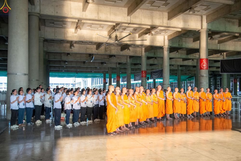 ภาพ No.320022:วันที่ 6 เมษายน พ.ศ.2569 ทีมจัดภัตตาหารประชุมเตรียมงานถวายมหาสังฆทาน 40,000 กว่าวัดทั่วประเทศ บูชาธรรม 82 ปี หลวงพ่อธัมมชโย