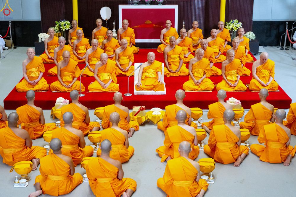 ภาพ No.330874:วันวิสาขบูชา อาทิตย์ที่ 31 พฤษภาคม พ.ศ.2569 พิธีบรรพชาสามเณรอุบาสก 11 ท่าน , พิธีถวายบาตรผ้าไตร และจตุปัจจัยไทยธรรม แด่สามเณร , พิธีอุปสมบทอุทิศชีวิต , พิธีกล่าวคำกัปปิยภัณฑ์  ณ อุโบสถพระไตรปิฎก วัดพระธรรมกาย จังหวัดปทุมธานี