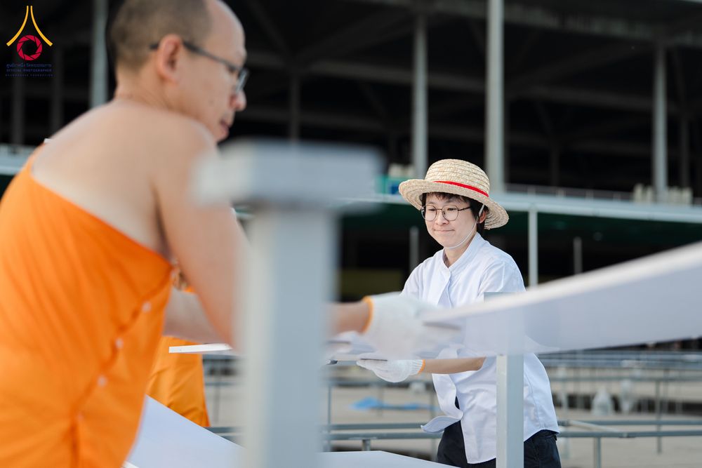 ภาพ No.326393:วันที่ 26 -27 เมษาบน พ.ศ.2569 การเก็บงานแผ่นหน้าโต๊ะที่ลานธรรม งานถวายมหาสังฆทาน 40,000 กว่าวัดทั่วประเทศ ณ ลานธรรม วัดพระธรรมกาย