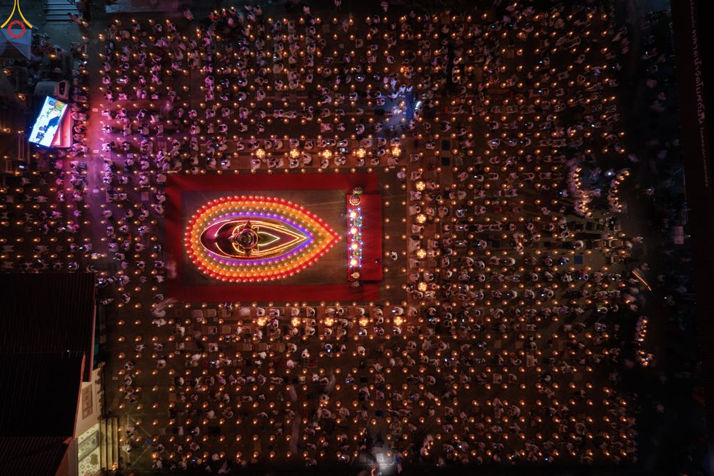 ภาพ No.297173:วันที่ 17 มกราคม พ.ศ. 2569 พิธีจุดประทีปถวายเป็นพุทธบูชา และบูชาธรรมมหาปูชนียาจารย์ (ภาพชุดที่ 2) ณ วัดโบสถ์บน ต.บางคูเวียง จ.นนทบุรี อนุสรณ์สถานลำดับที่ 4 สถานที่เกิดด้วยกายธรรม ในโครงการธรรมยาตรา กตัญญูบูชา มหาปูชนียาจารย์ พระมงคลเทพมุนี(สด จนฺทสโร) พร