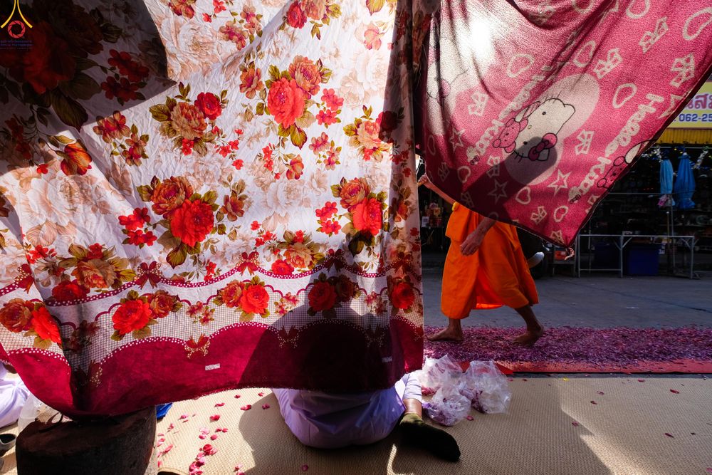 ภาพ No.287790:วันที่ 3 มกราคม พ.ศ. 2569 พิธีต้อนรับพระธรรมยาตรา ครั้งที่ 2 (ภาพชุดที่ 2) ในโครงการธรรมยาตรา กตัญญูบูชา มหาปูชนียาจารย์ พระมงคลเทพมุนี(สด จนฺทสโร) พระผู้ปราบมาร อนุสรณ์สถาน 7 แห่ง ปีที่ 14 ณ อนุสรณ์สถานมหาวิหารพระมงคลเทพมุนี (โลตัสแลนด์) อ.สองพี่น้อง จ.